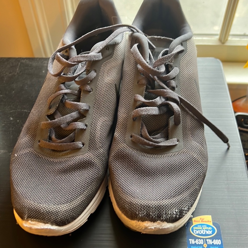 Men’s Nike sz 7 Air Max
